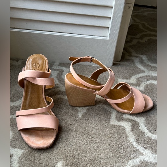 COCLICO Taurasi Strappy Sandals in Rock Peach Size 38 - Picture 2 of 5